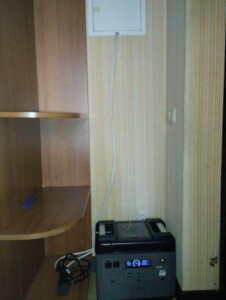 Підключив автономну зарядну станцію Підключив автономну зарядну станцію