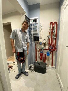 Зібрав щит, встановив перемикач, під'єднав автономну зарядну станцію Зібрав щит, встановив перемикач, під'єднав автономну зарядну станцію