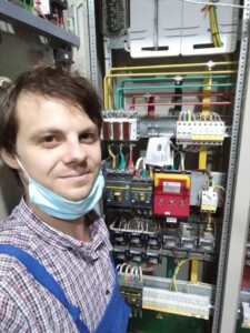 Обслуживаю электрощитовую на весь дом в ЖК Новая Англия Обслуживаю электрощитовую на весь дом в ЖК Новая Англия