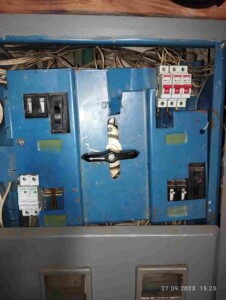 Электрик Киев - делаю замену автоматов, установку, подключение новых Электрик Киев - делаю замену автоматов, установку, подключение новых