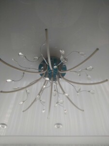 Встановлюю світильники і люстри різних типів людям в квартирах Встановлюю світильники і люстри різних типів людям в квартирах