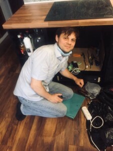 Роблю підключення електроплити до кабелю за допомогою пайки жил кабелю Роблю підключення електроплити до кабелю за допомогою пайки жил кабелю